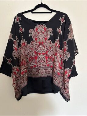☀️ 3 $15 Items for $25 ☀️ Ava and Grace Black and Red Paisley Flowing Tunic